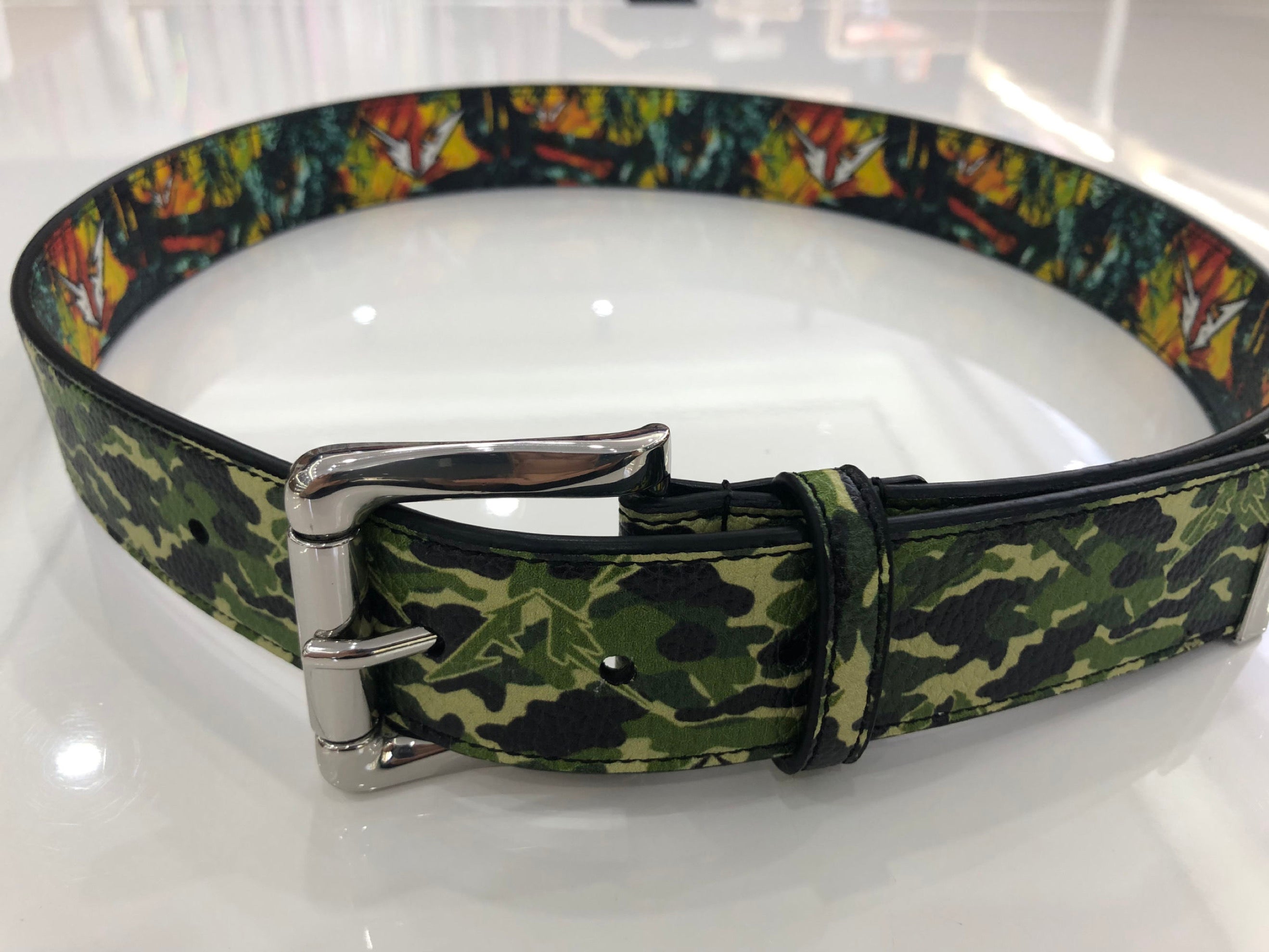 REVERSIBLE BELT